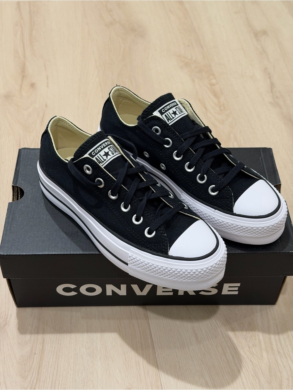 Converse - Chuck Taylor All Star Lift Platform Canvas Low-Top Sneakers